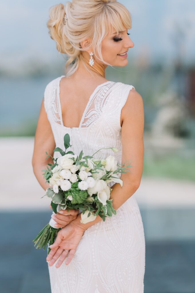 Chignons hauts pour un mariage : astuces pour un look intemporel Chignons hauts pour un mariage : astuces pour un look intemporel